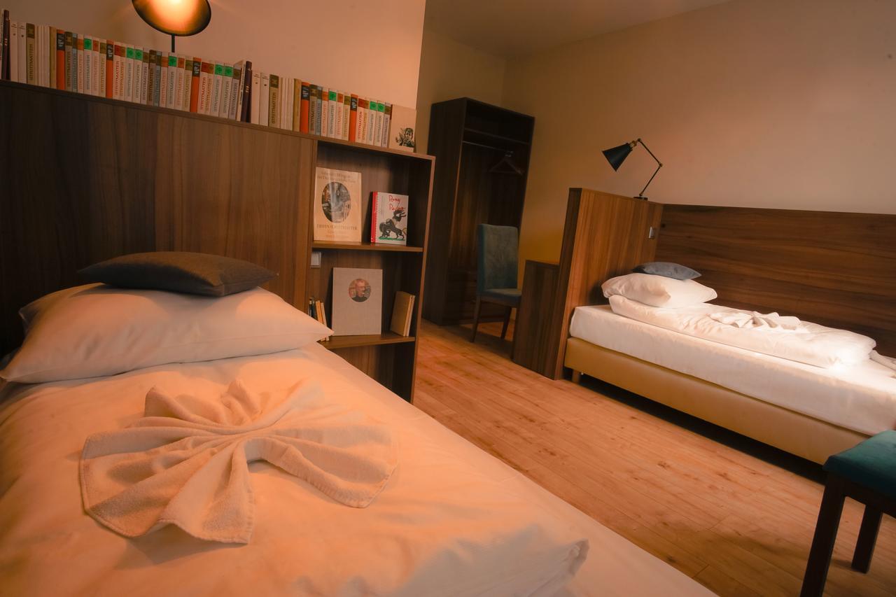 Hotel Bett Und Buch Berlin Bagian luar foto