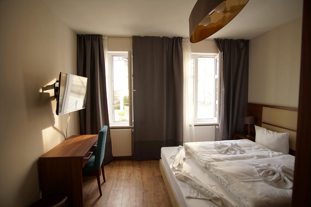 Hotel Bett Und Buch Berlin Bagian luar foto